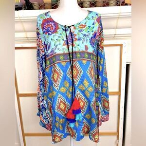 Avani del Amour Luxury boho wide sleeved tunic w/ triple tufted tassels